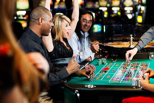 logam 777 Live Roulette table with dealer, wheel, and betting interface visible